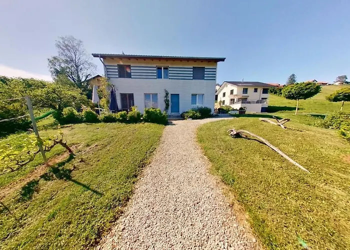 De Avec Vue Sur Le De Morat Vully-les-Lacs