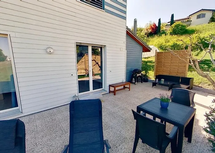 De Avec Vue Sur Le De Morat アパート *